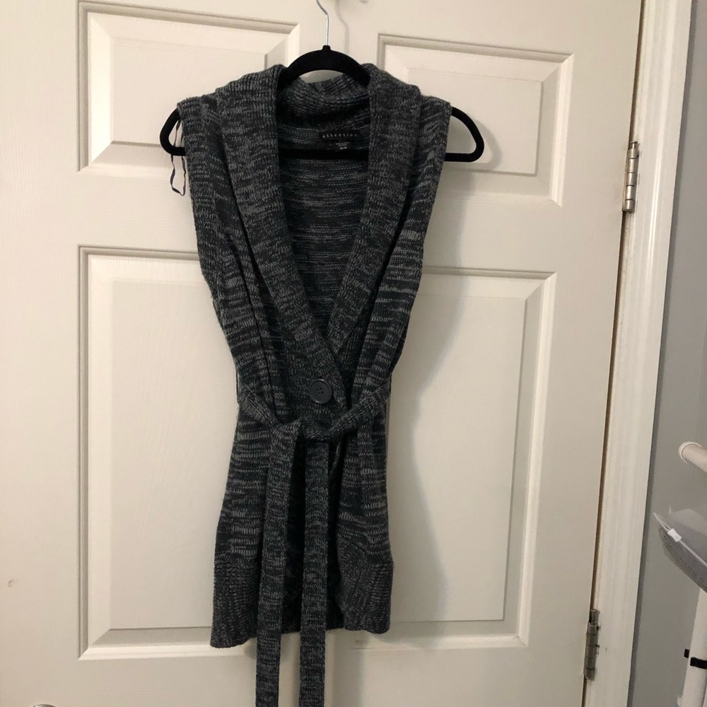 Sweater vest Gray Size Medium EUC